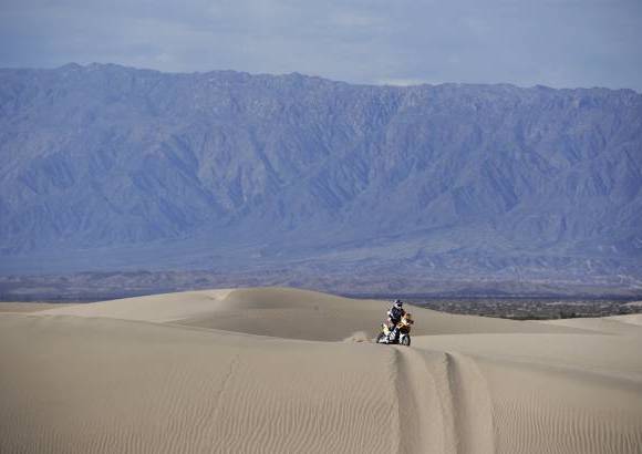 AP - La geografía de Argentina, Chile y Perú resultó perfecta para la realización del Rally Dakar.