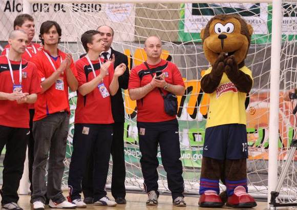 Hern&#225;n Vanegas - Micro, la mascota del Mundial, tambi&#233;n estuvo presente en la primera jornada en Bello.