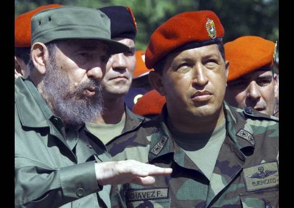 - En 1992, Ch&#225;vez intent&#243; en compa&#241;&#237;a de otros militares intent&#243; un golpe de Estado contra el entonces presidente Carlos Andr&#233;s P&#233;rez, pero fracas&#243;.