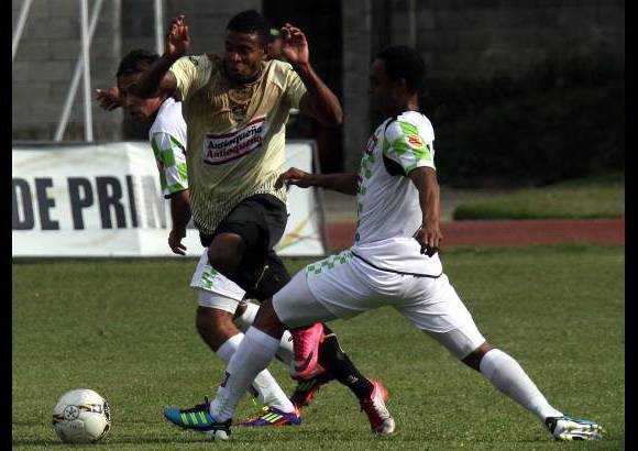 Edwin Bustamante - Itag&#252;&#237; y Chic&#243; empataron 1-1 en Ditaires.