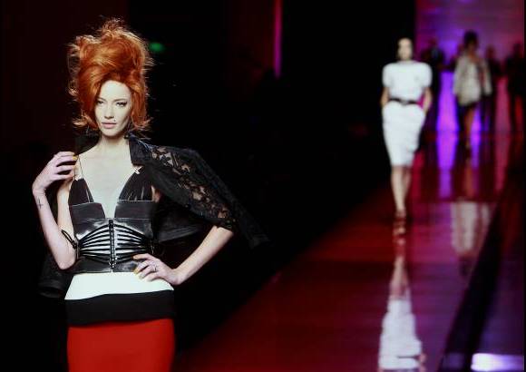 AP - Un estilo en plena armon&#237;a con las tendencias que desde sus pasarelas vienen imponiendo el modisto franc&#233;s.