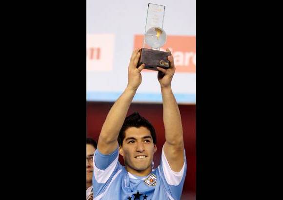 Reuters - Luis Suárez, quien abrió el marcador, fue destacado como el mejor jugador de la Copa América.