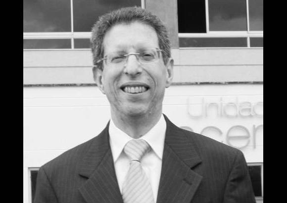 Andr&#233;s Aguirre Mart&#237;nez - Director Hospital Pablo Tob&#243;n Uribe - &quot;Para m&#237;, el peri&#243;dico es la vida en la ma&#241;ana. Despu&#233;s de trotar, no puede haber desayuno sin EL COLOMBIANO. Prefiero irme en ayunas m&#225;s bien para el hospital. Cuando hicimos el primer trasplante multivisceral de Latinoam&#233;rica, y vimos la noticia en EL COLOMBIANO, dijimos: &#39;esto parece que s&#237; fue verdad&#39;&quot;.