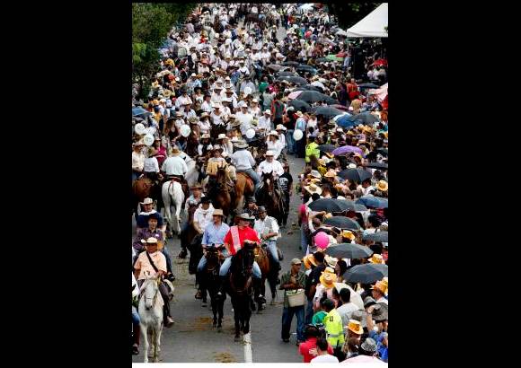 Jaime Pérez - El gallardete para participar en el Desfile a Caballo tenía un costo de 60.000 pesos.