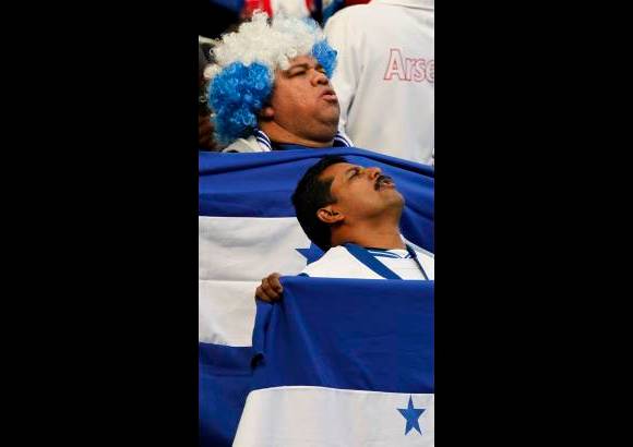 AP - El seleccionado centroamericano también contó con un destacado apoyo desde la tribuna.