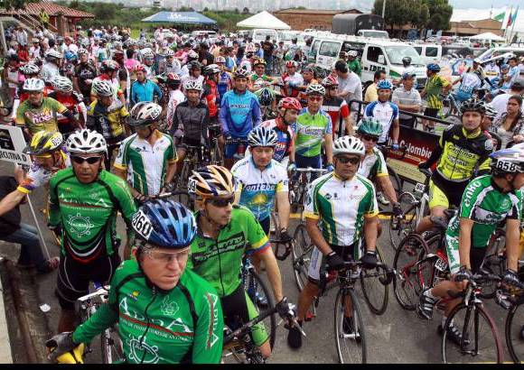 Manuel Saldarriaga - Lo m&#225;s atractivo y organizado que tuvo la ruta, fue el punto del &quot;corral&quot;, donde los pedalistas esperan la salida.