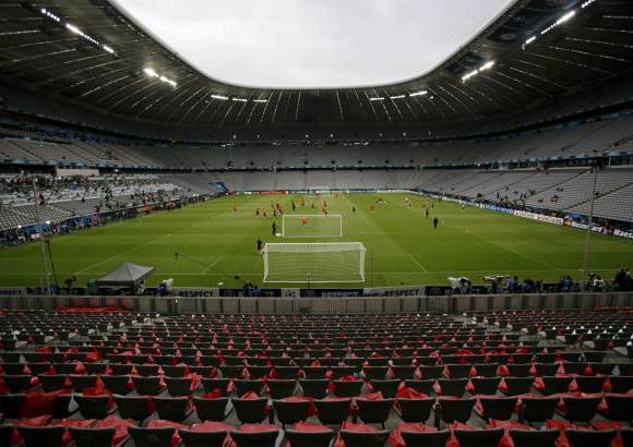 CANAL CARACOL - CHAMPIONS LEAGUE (S&#225;bado 19 de mayo, 1:35 p.m.) Se enfrentan por la final de la Champions League Bayern Munich vs. Chelsea.