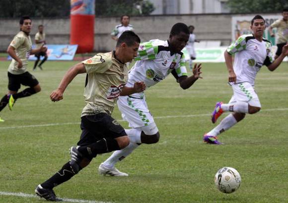 Edwin Bustamante - Itag&#252;&#237; y Chic&#243; empataron 1-1 en Ditaires.