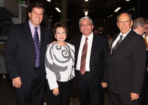 Manuel Saldarriaga - La directora de EL COLOMBIANO, Ana Mercedes Gómez Martínez, en compañía de Roberto Pombo, director de El Tiempo; y los exministros Fabio Valencia Cossio y Juan Gómez Martínez.