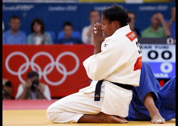 Foto Reuters - Yuri celebr&#243; su triunfo tras saber que pod&#237;a ir por la medalla.