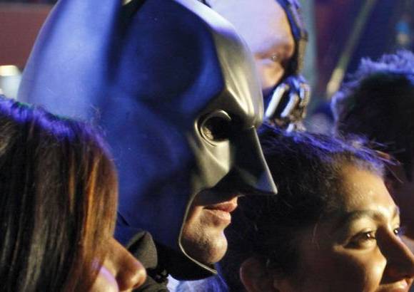 - La secuela de Batman se vio opacada el viernes donde un individuo mat&#243; a 12 personas e hiri&#243; a otras 58 durante la proyecci&#243;n de medianoche de la pel&#237;cula.