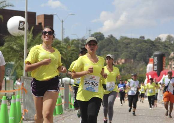 Esteban Jaramillo y Sebastián Salazar - Más de 10 mil competidores se dieron cita en esta histórica cita deportiva que se corría en las modalidades de 5, 10, 21 y 42 kilómetros.