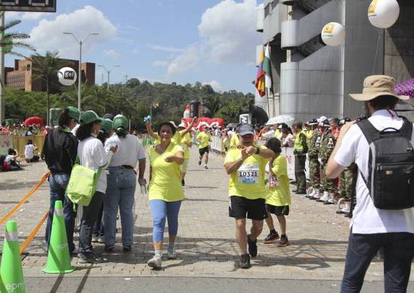 Esteban Jaramillo y Sebastián Salazar - Más de 10 mil competidores se dieron cita en esta histórica cita deportiva que se corría en las modalidades de 5, 10, 21 y 42 kilómetros.