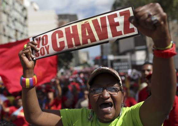 Reuters - Miembros de la bancada opositora en la Asamblea Nacional emitieron un comunicado el jueves convocando a una marcha el 23 de enero en protesta por la decisión de la corte. "Lucharemos por el restablecimiento de la Constitución hasta que sea necesario", dijo la parlamentaria Miriam Montilla.