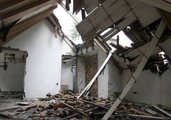 Jaime P&#233;rez - Esta es la vivienda que figura a nombre del exportero Ren&#233; Higuita. El predio, que se encuentra en proceso de extinci&#243;n de dominio, est&#225; abandonado desde hace varios a&#241;os. Esto se ha convertido en un problema permanente para los vecinos.