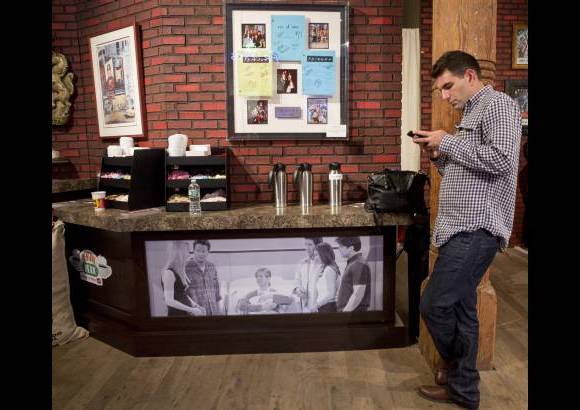 Reuters - El Central Perk, donde Rachel trabajaba en los primeros cap&#237;tulos, es por fin una cafeter&#237;a real, pero no estar&#225; ubicada en el mismo sitio que el edificio de apartamentos que sal&#237;a en la serie.