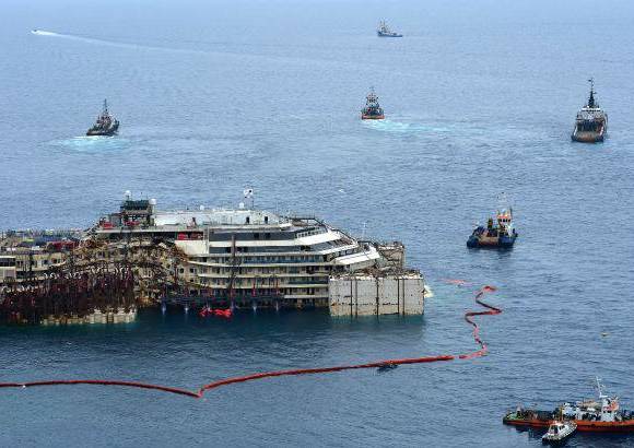 AFP - El plan de rescate proseguirá con la elevación del Costa Concordia con ayuda de unos grandes contenedores metálicos y con su traslado 30 metros mar adentro en dirección este.