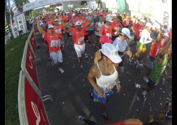 Esteban Jaramillo y Sebastián Salazar - Más de 10 mil competidores se dieron cita en esta histórica cita deportiva que se corría en las modalidades de 5, 10, 21 y 42 kilómetros.