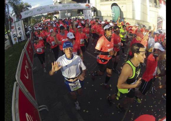 Esteban Jaramillo y Sebastián Salazar - Más de 10 mil competidores se dieron cita en esta histórica cita deportiva que se corría en las modalidades de 5, 10, 21 y 42 kilómetros.