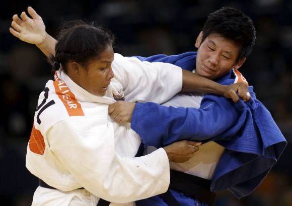 Foto Reuters - La china Chen Fei no encontr&#243; la forma de controlar a la colombiana en el combate.