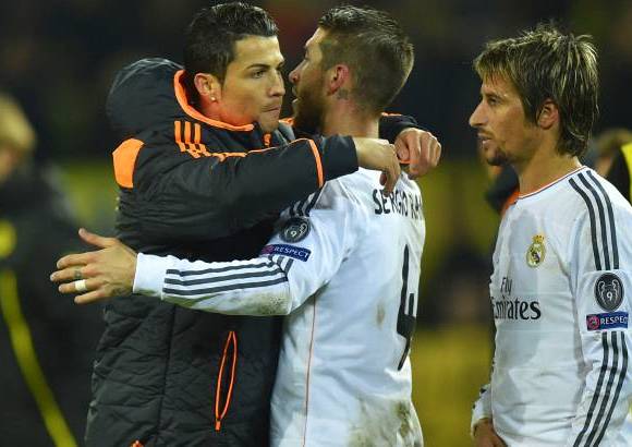 AP - Real Madrid sobrevivi&#243; a una p&#233;sima actuaci&#243;n y una ca&#237;da 2-0 ante el Borussia Dortmund para avanzar a semifinales de la Liga de Campeones.