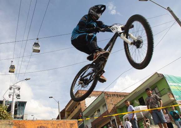 Hernán Vanegas - Los pequeños se gozaron la prueba y quedaron descrestados con la pericia de estos intrépidos competidores.