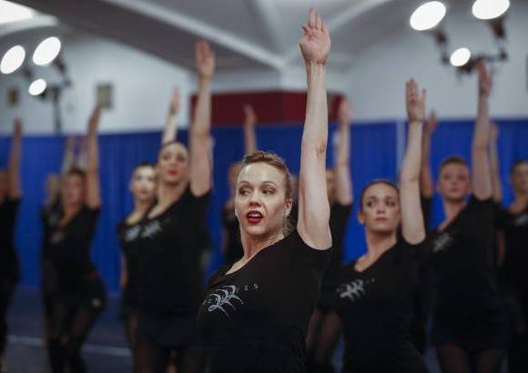 RE - Bailaires del Radio City se preparan para el espect&#225;culo de navidad que realizan cada a&#241;o en Nueva York.