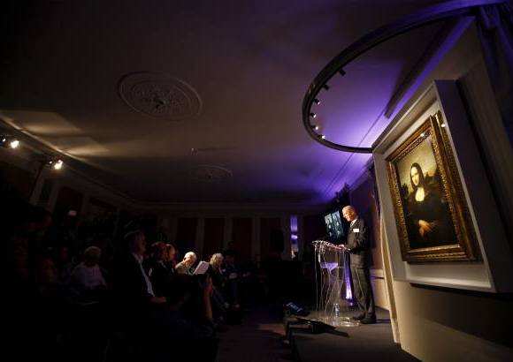 REUTERS - Finalmente, la fundaci&#243;n record&#243; que Leonardo hizo m&#225;s de una versi&#243;n de varios de sus cuadros, y cit&#243;, entre otros, el caso de La Virgen de las Rocas.