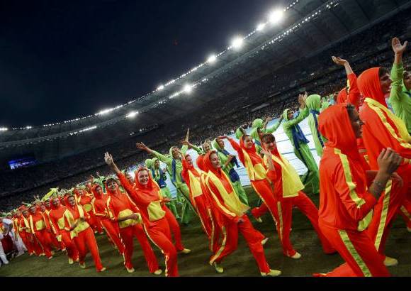 Reuters - Al ritmo de la canci&#243;n oficial de la alemana Oceana, dio paso al inicio de la final de la competici&#243;n entre Espa&#241;a e Italia.