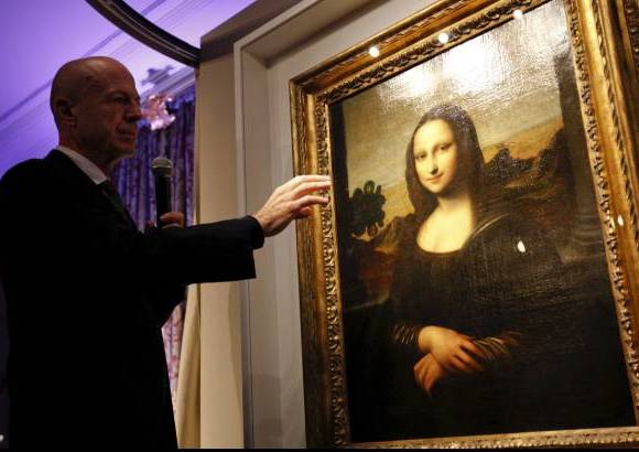 REUTERS - Precisamente este argumento fue usado para defender la autor&#237;a de Leonardo citando una carta del cronista Giorgio Vasari, que dec&#237;a al menos dos veces que la obra &quot;estaba inacabada&quot;.