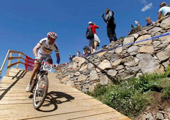 Reuters - El boyacense Leonardo P&#225;ez alcanz&#243; la primera medalla dorada para el pa&#237;s en ciclomonta&#241;ismo.