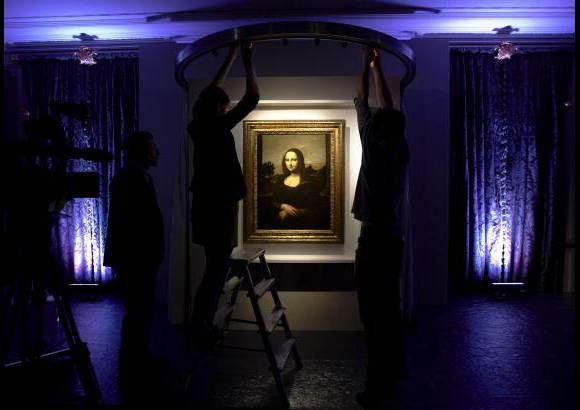 REUTERS - La fundaci&#243;n suiza creada a petici&#243;n del consorcio del propietario del lienzo, afirma que el retrato que se exhibe el Louvre es una nueva versi&#243;n del reci&#233;n presentado.