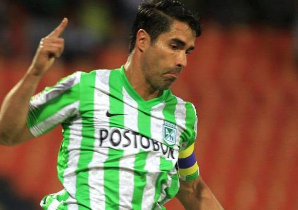R&#211;BINSON S&#193;ENZ - Las anotaciones del veterano goleador contribuyeron para que el verde antioque&#241;o extendiera su campa&#241;a victoriosa.