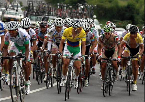 Róbinson Sáenz - Sergio Luis Henao llegó con el mismo tiempo del ganador de la etapa, 4 horas, 36 minutos y 0 segundos.