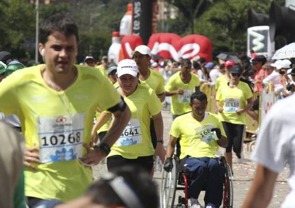 Esteban Jaramillo y Sebastián Salazar - Más de 10 mil competidores se dieron cita en esta histórica cita deportiva que se corría en las modalidades de 5, 10, 21 y 42 kilómetros.