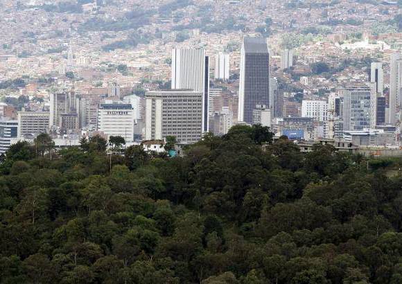 Donaldo Zuluaga - Los retos de la ciudad son m&#225;s equidad, educaci&#243;n y empleo.