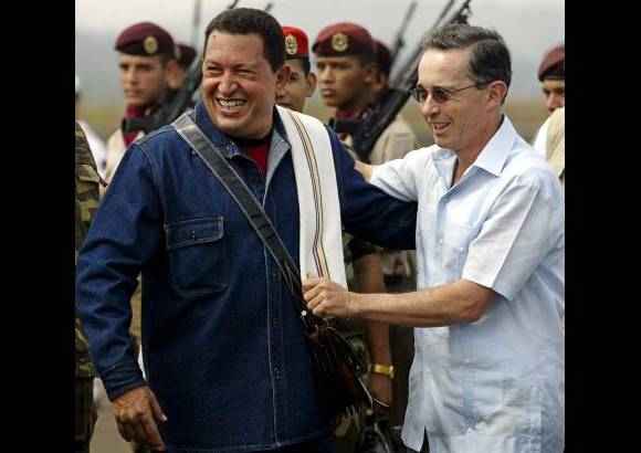 Reuters - En el a&#241;o 2003 Ch&#225;vez implement&#243; sus programas sociales, com&#250;nmente conocidos como Misiones. En total son 21 y las m&#225;s conocidas son la Misi&#243;n Robinson, La Misi&#243;n Ribas y Misi&#243;n Sucre, que son educativas; tambi&#233;n est&#225; la Misi&#243;n Barrio Adentro y la Misi&#243;n Vuelvan Caras.