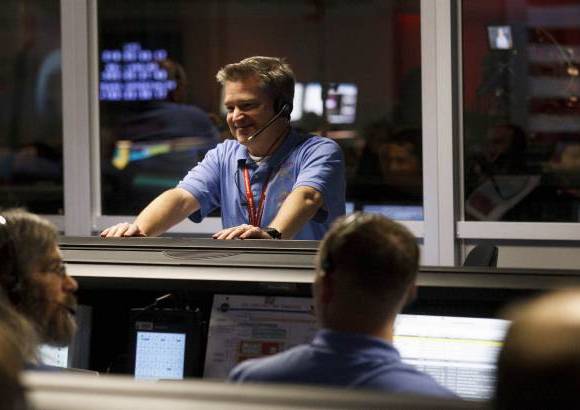 Foto AP - La compleja secuencia de aterrizaje combinó un enorme paracaídas con un paquete de cohetes.