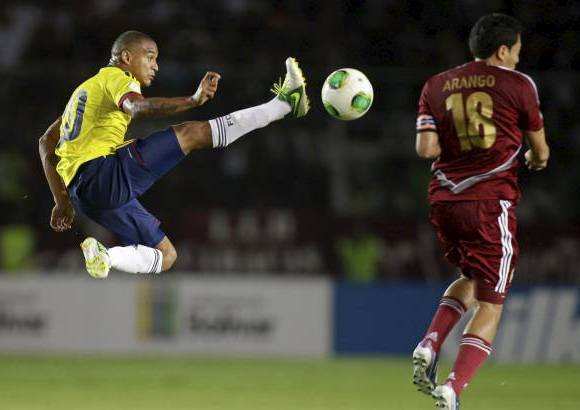 AP - Macnelly Torres no fue el mismo de partidos anteriores, sus pases en profundidad no aparecieron nunca y por eso fue sustituido.
