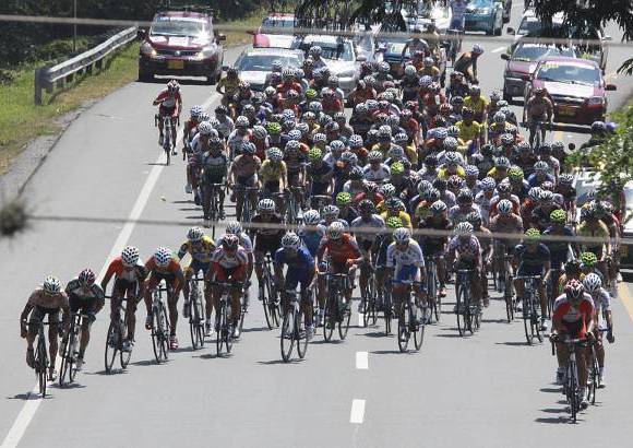 Róbinson Sáenz - Félix Cárdenas, de GW Shimano, retuvo la camiseta amarilla de líder pese a llegar en la posición once en la competencia.
