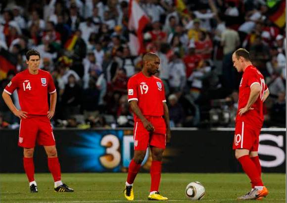 AP - La tristeza de los ingleses, los creadores del f&#250;tbol, al quedar eliminados de la Copa del Mundo.