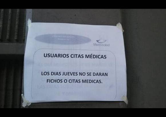 Yefferson Miranda - Los usuarios del centro de salud Pablo VI llegaron temprano para conseguir ficho y se encontraron con este letrero.