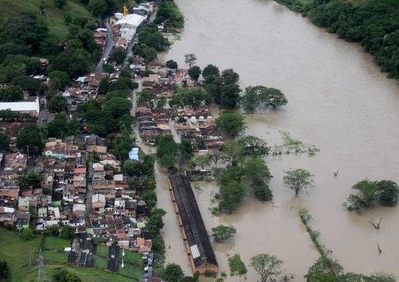 Donaldo Zuluaga - En esta imagen se puede ver la dimensi&#243;n de la emergencia.