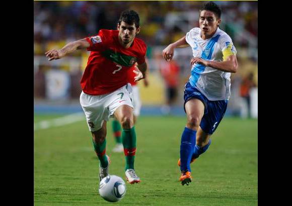 Reuters - Portugal sigue en la fiesta del f&#250;tbol gracias a la victoria de este martes en Cali.