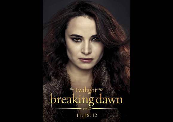 Cortes&#237;a Crep&#250;sculo - Carmen es la compa&#241;era de Eleazar y parte del clan Denali. Ella fue c&#225;lida y afectuosa con Bella en su boda, y viene con el resto del clan Denali para ayudar a los Cullen a prepararse para la llegada de los Volturi.