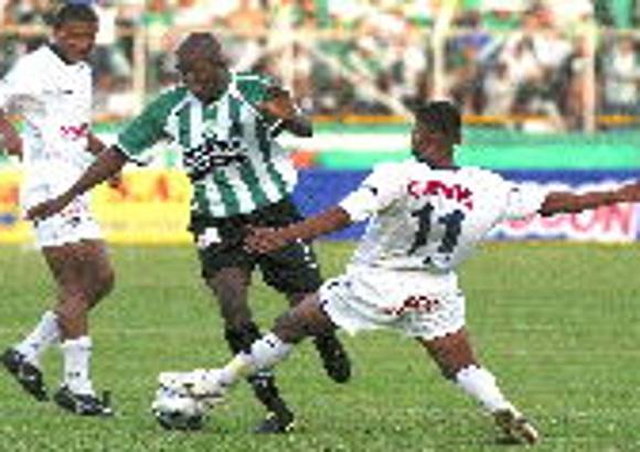 Manuel Saldarriaga - El &#250;nico gol del compromiso fue de Dar&#237;o Bustos en el minuto 40 de penalti.