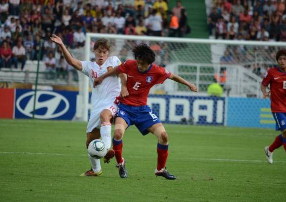Colprensa - Los jugadores de la selecci&#243;n espa&#241;ola consideran que la victoria lograda ante Corea del Sur &quot;a penaltis y despu&#233;s de haber sufrido mucho&quot; los va &quot;a reforzar mucho&quot; para el resto del campeonato, seg&#250;n explic&#243; Jorge Resurecci&#243;n.