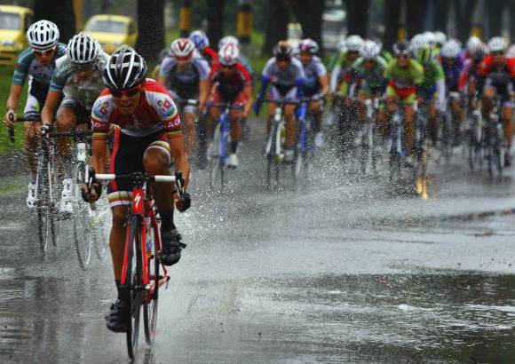 Manuel Saldarriaga - A las 7:00 a.m. partieron los primeros corredores de la primera etapa de la ruta del Clásico EL COLOMBIANO-Indeportes Antioquia 2012, en la fracción que se cumplió entre Niquía e Itagüí.