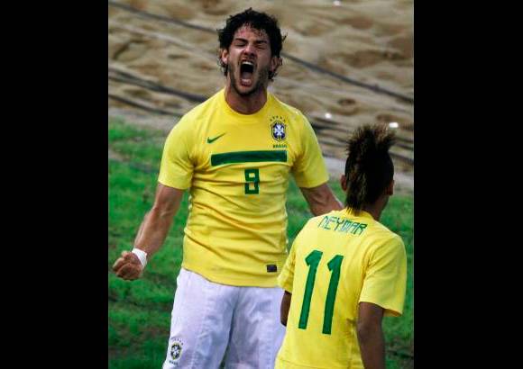 Reuters - &quot;Fue el partido que todos esper&#225;bamos. Ten&#237;amos que ganar a cualquier costo y lo hicimos. Todos los compa&#241;eros hicieron un gran partido. Todos dieron algo m&#225;s hoy&quot;, coment&#243; Pato, al finalizar el encuentro.