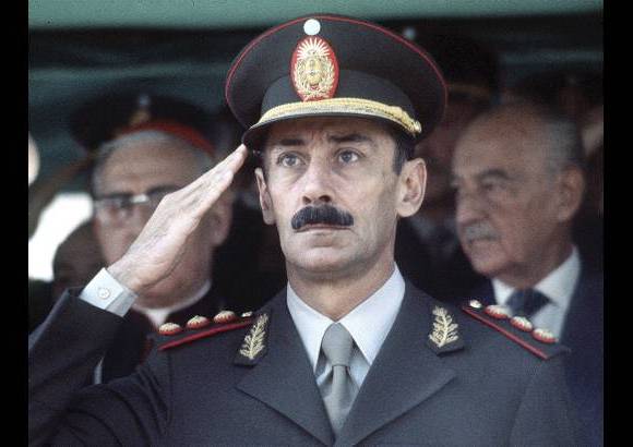 - En marzo de 1977, conmemorando el primer año tras el golpe militar.